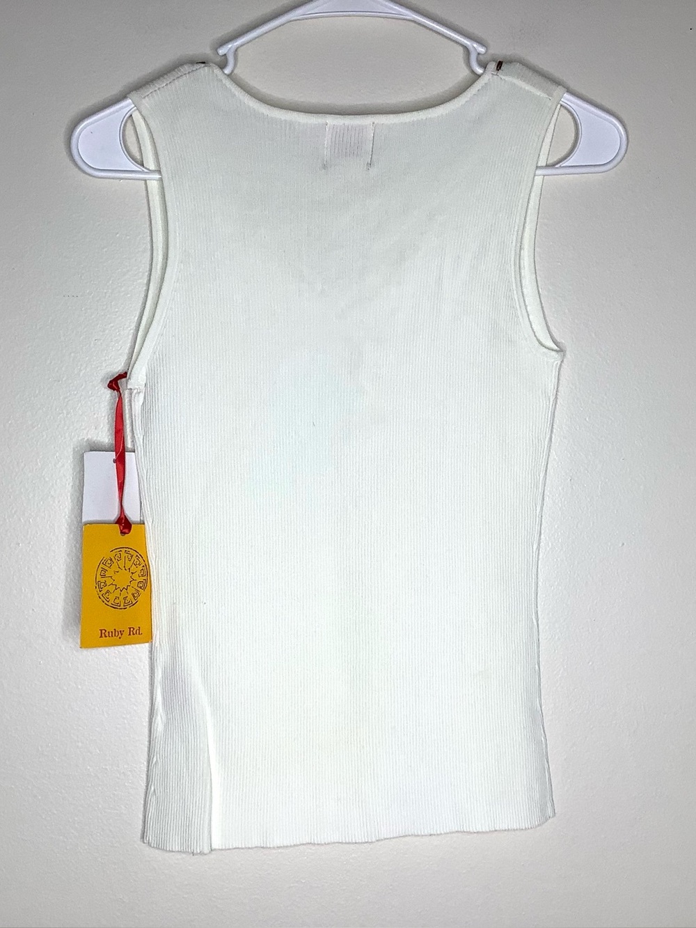 < NWT Ruby Rd. Ribbed Tank Top With Beaded Pendant Neckline > - Picture 8 of 8